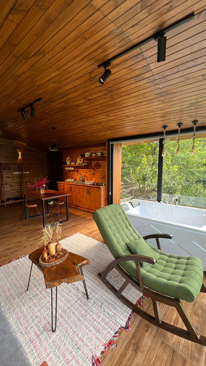 کلبه شیشه ای